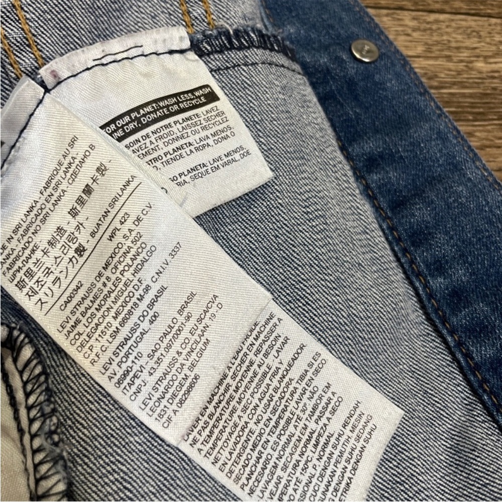 Levi’s Original Trucker Denim Jacket Women’s Small Classic Blue Wash - Picture 11 of 14